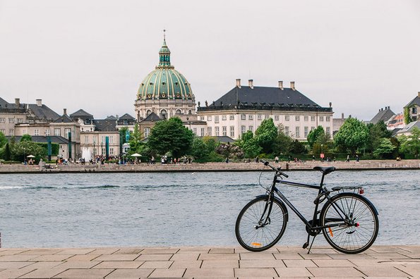 [Translate to Français:] Frederikskirche in Kopenhagen mit Fahrrad im Vordergrund