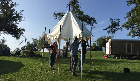 Seeberger Azubi Ausflug - Aufbau eines Zeltes