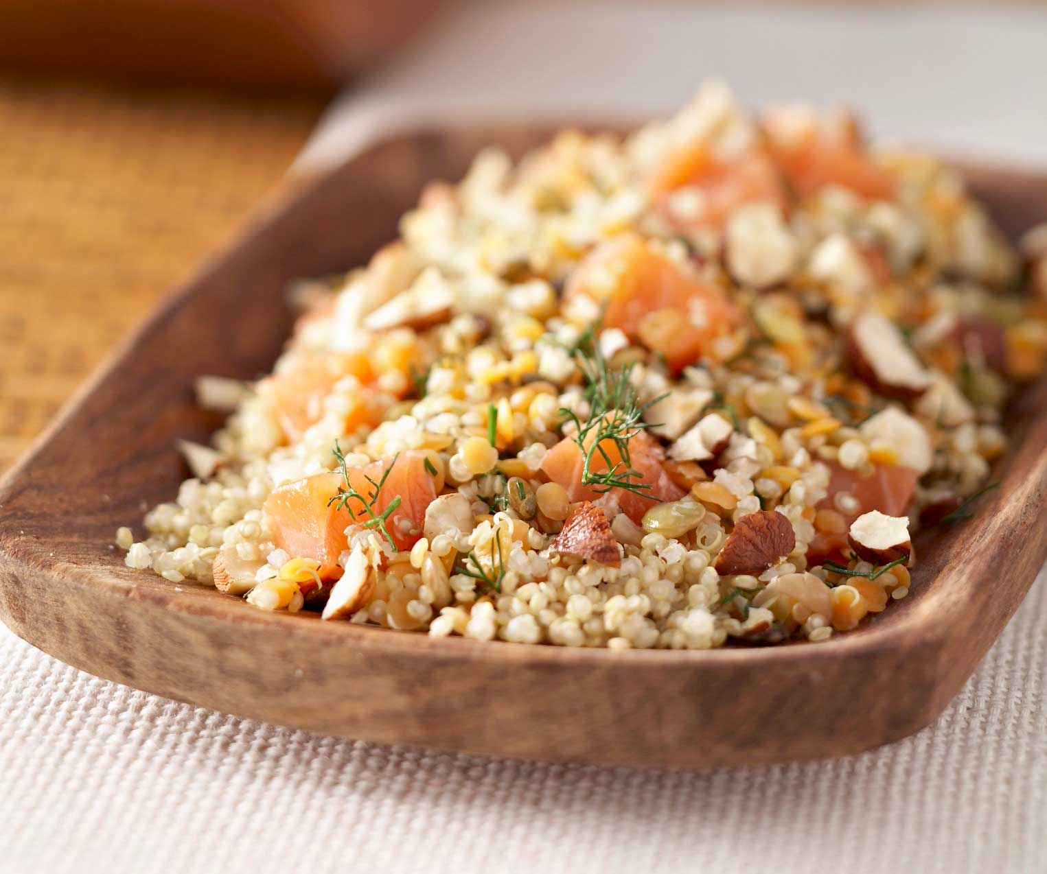 Salade de quinoa aux noisettes et au saumon Seeberger