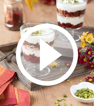 Seeberger Rezept-Video zur Zubereitung eines Schichtdesserts mit Cranberry-Kompott