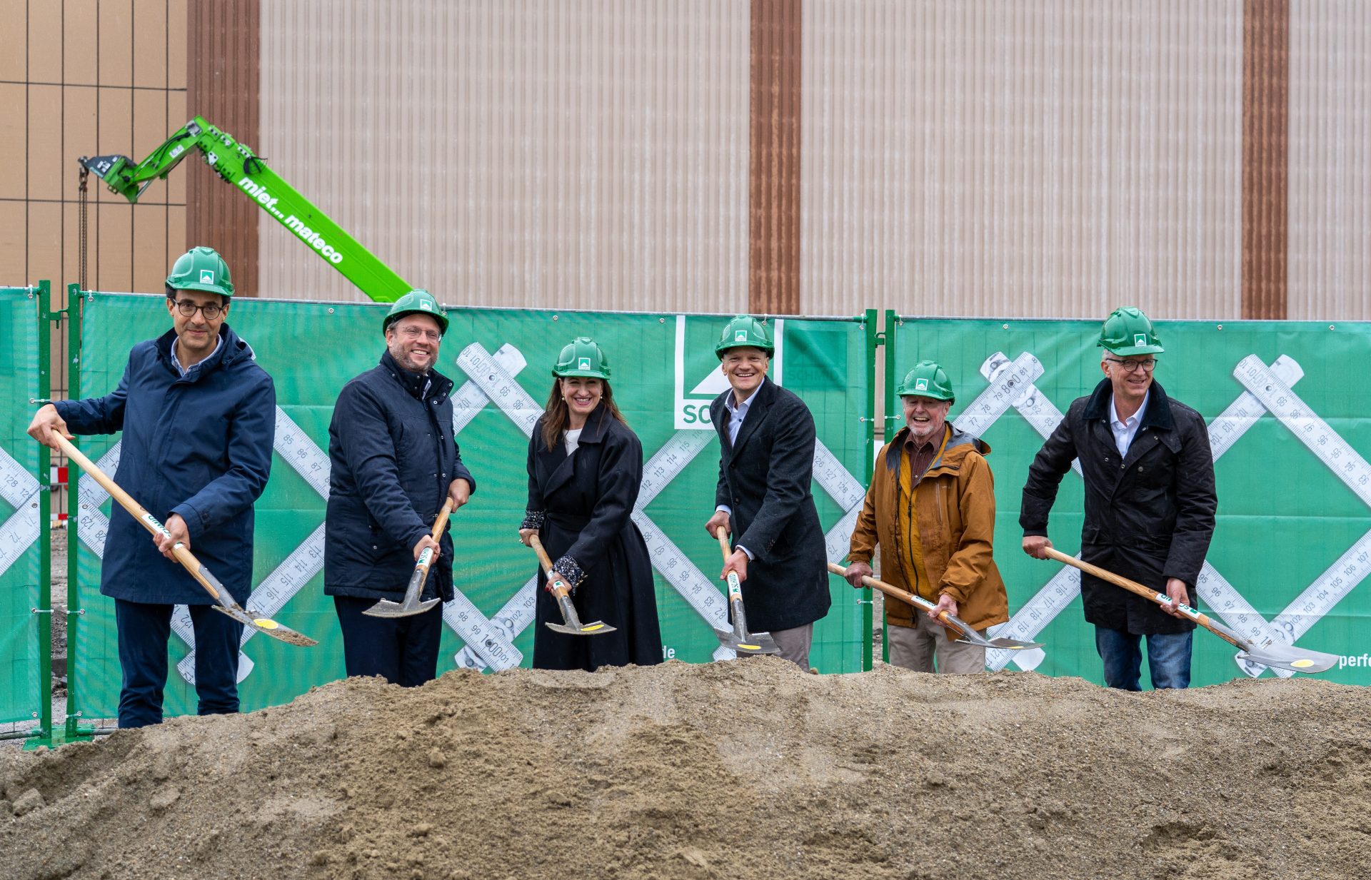 Erweiterung der Logistik durch Bau eines neuen Hochregallagers